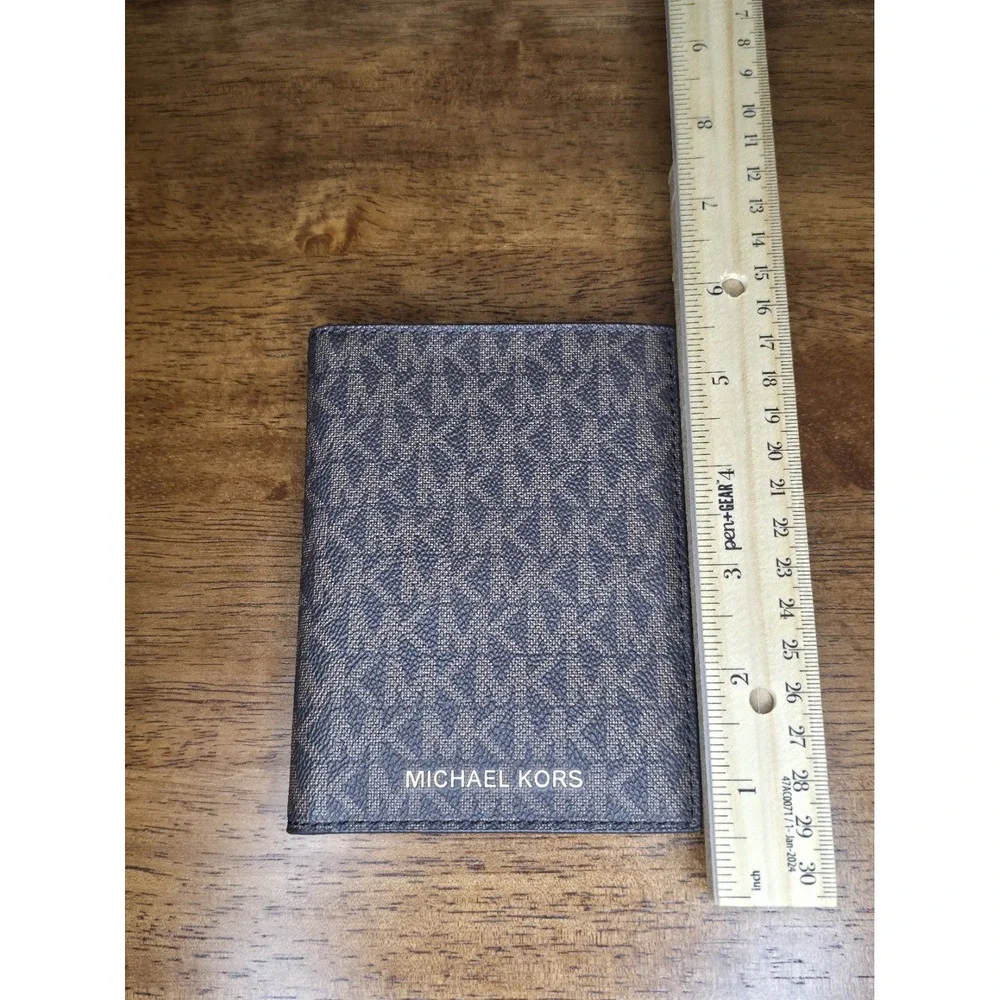 Michael Kors Bedford Travel Passport Wallet Brown Faux Leather Logo